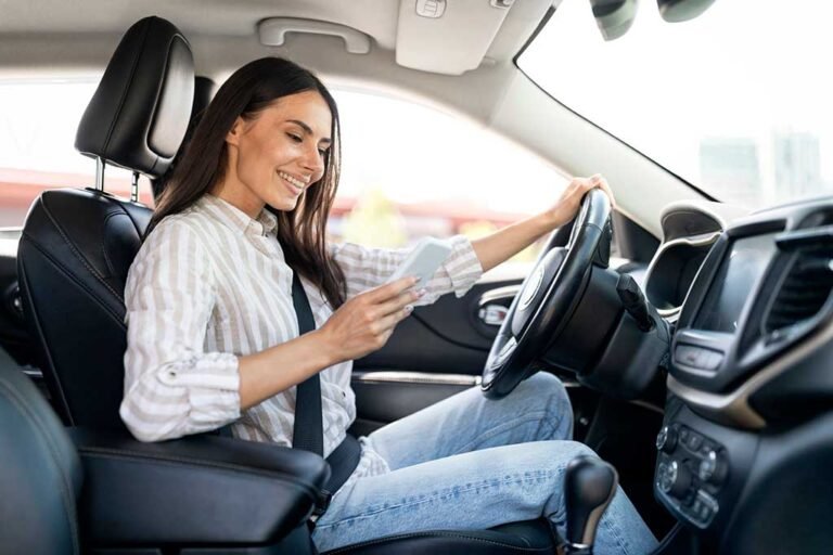 Why-You-Should-Ignore-Your-Phone-While-Driving.jpg